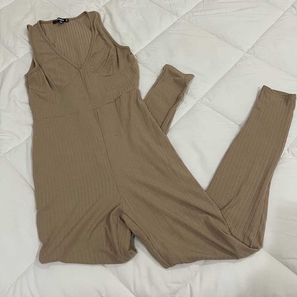 MISSGUIDED Tan Ribbed Jumpsuit - Picture 2 of 5